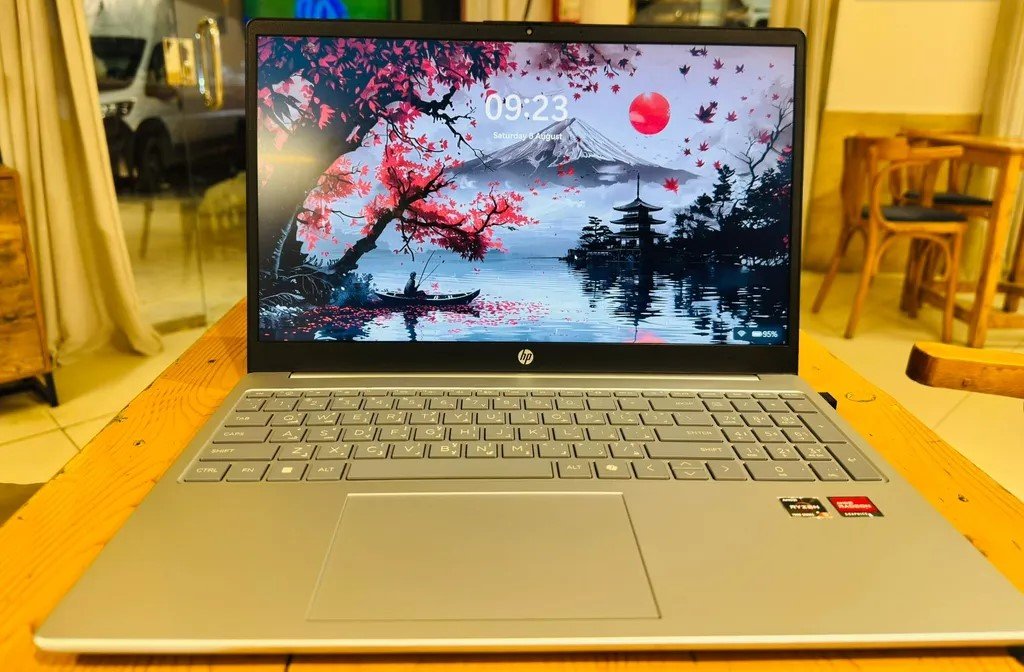 10cd6dc0b6615193419cb0a8a1481914bf61d4de905943a6b26d76b5fe9778c8 HP 15 BRAND NEW LAPTOP للبيع - الصورة 1