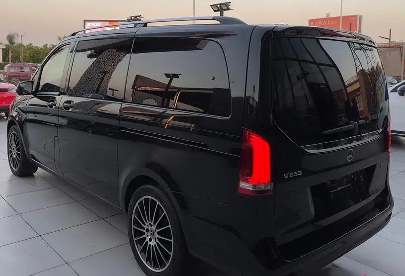 185771745-800x600 Mercedes-Benz V 250 2022 AMG للبيع الجيزة - الصورة 1