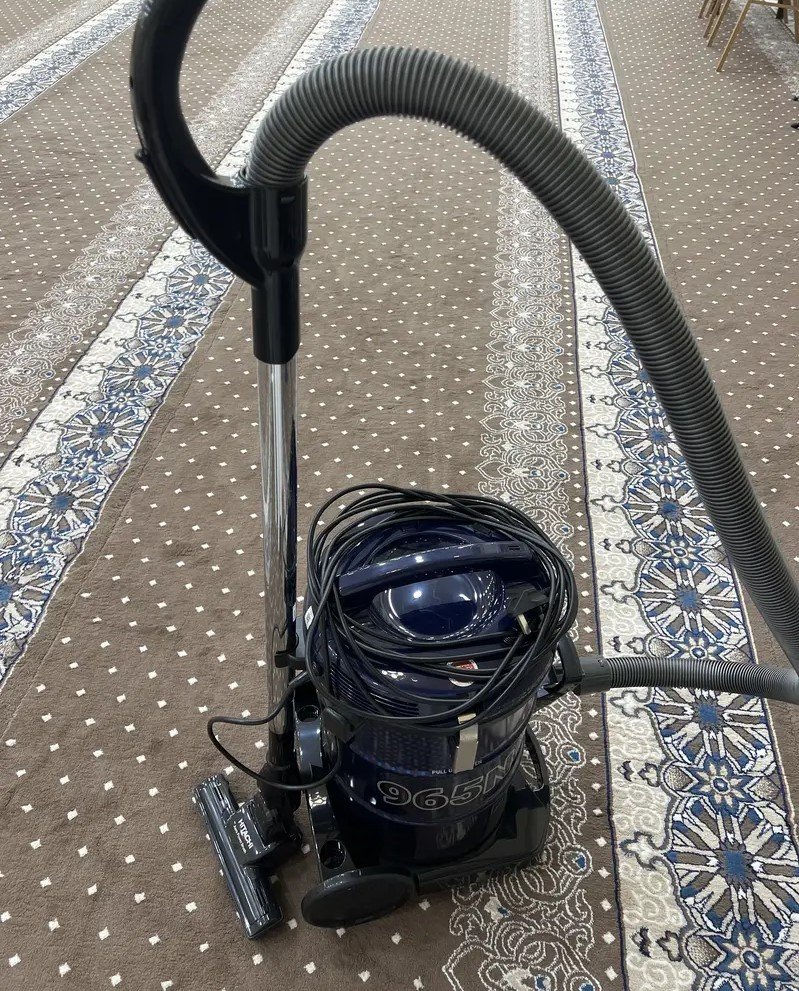 27963244-800x600 مكنسة كهربائية للبيع الباطنة - الصورة 1