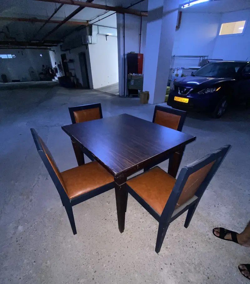 28053031-800x600 dining table للببيع - الصورة 1