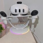 Meta Quest 3 512GB Bundle with LED Charging Stand للبيع الرياض