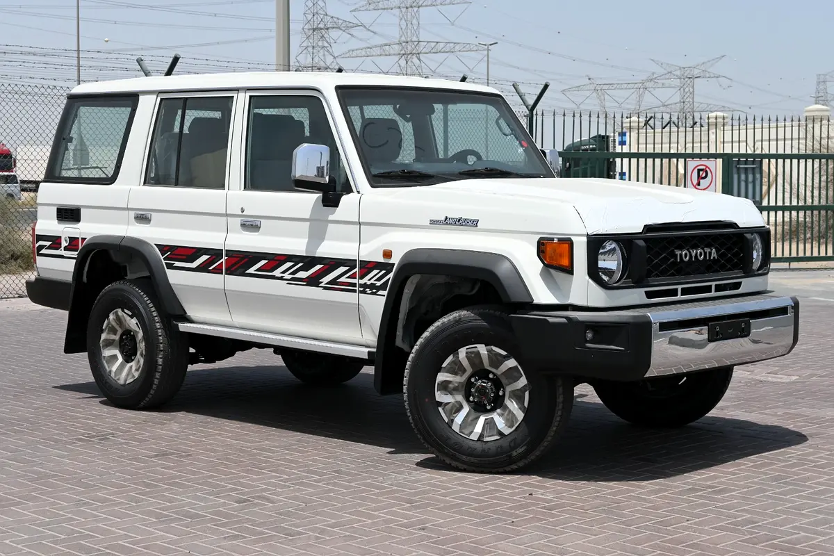59f9e8421e7c4377ba545a83f8ed439a- Toyota Land Cruiser 70 Series LC 2026 للبيع - الصورة 1