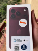 iphone 18 Pro - 100% Battery (10 charges only)