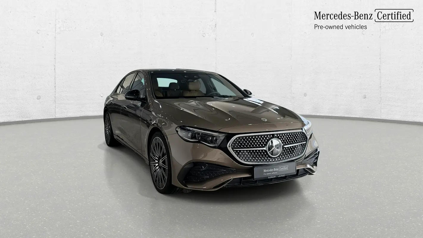 de7379f1bae74eb2b8575eb8436aeed2- Mercedes-Benz E-Class E 300 4MATIC 2026 للبيع - الصورة 1